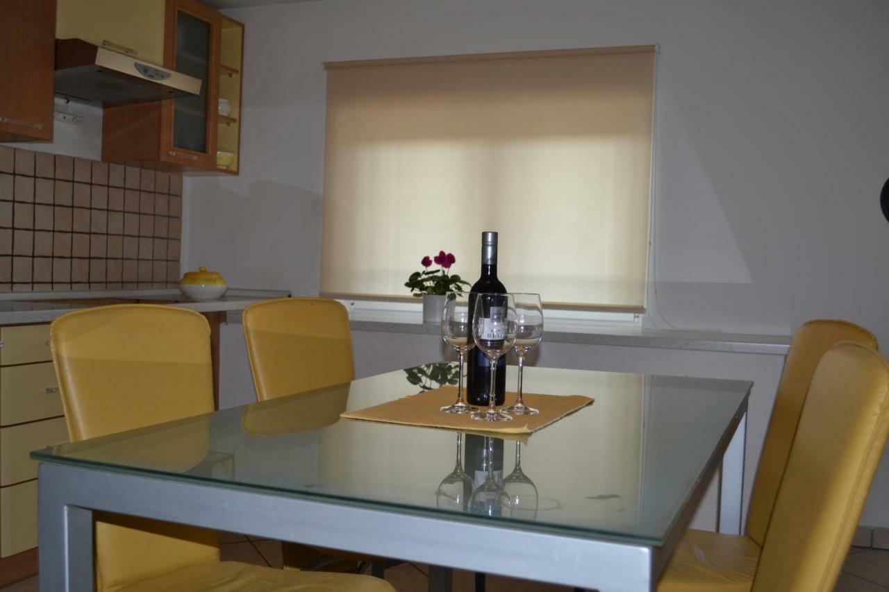 Apartman Kamenar غييكا المظهر الخارجي الصورة