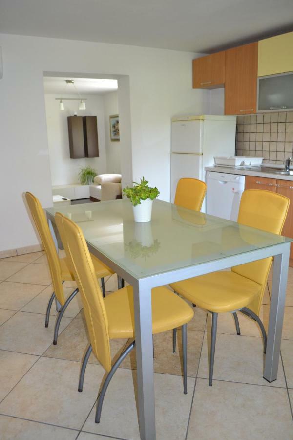 Apartman Kamenar غييكا المظهر الخارجي الصورة